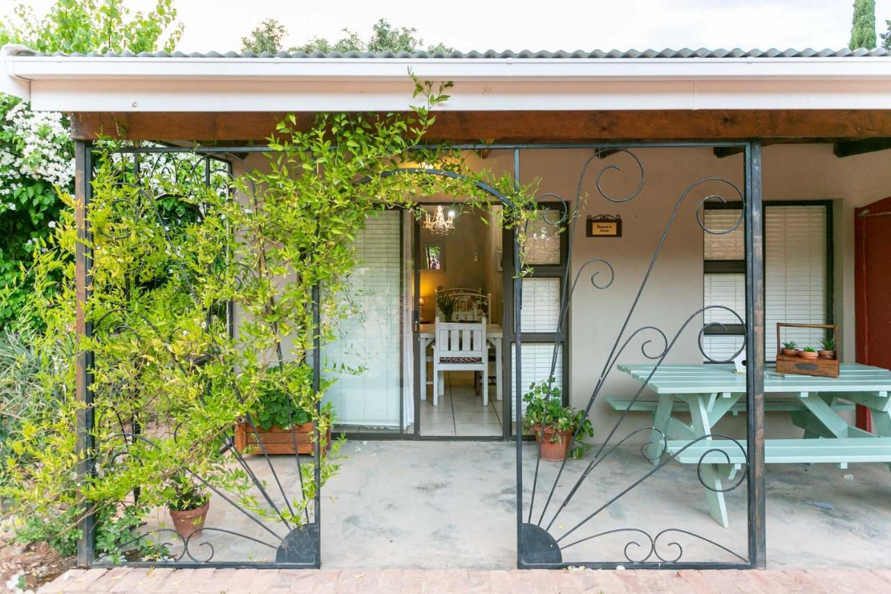 Die Fonteine Country Guesthouse And Glamping Oudtshoorn Dış mekan fotoğraf