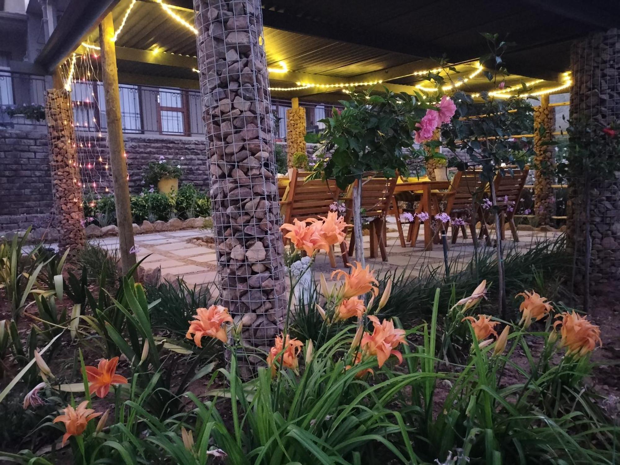 Die Fonteine Country Guesthouse And Glamping Oudtshoorn Dış mekan fotoğraf
